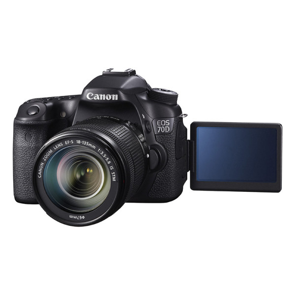 Цифровая фотокамера зеркальная Canon EOS 70D + объектив 18-135 IS STM c Wi-Fi